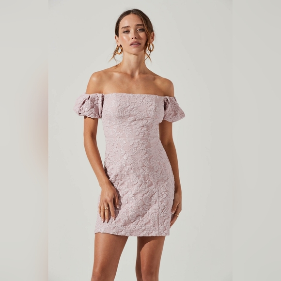 Astr Dresses & Skirts - Dusty pink floral lace off-the-shoulder mini dress from ASTR